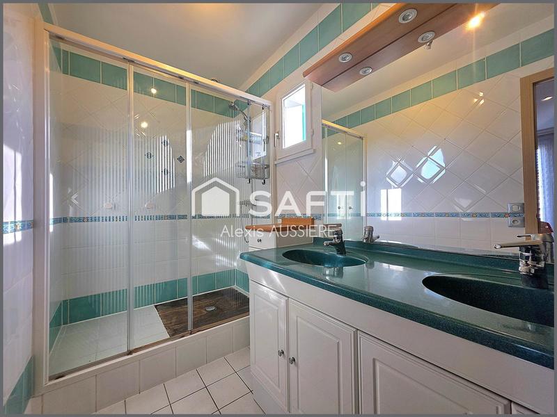 Maison - 214 m² - 6 pièces