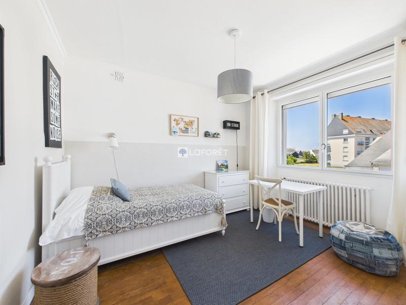 Maison - 180 m² - 8 pièces