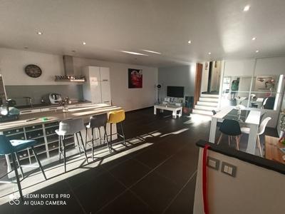 Maison - 98 m² - 5 pièces