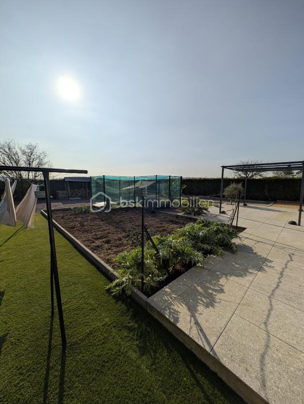 Pavillon - 150 m² - 6 pièces