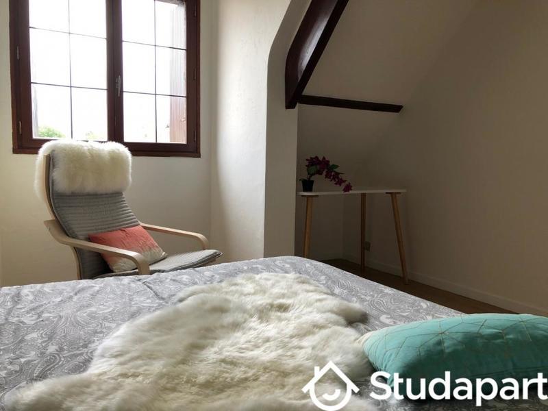 Chambre - 13 m² - 1 pièce