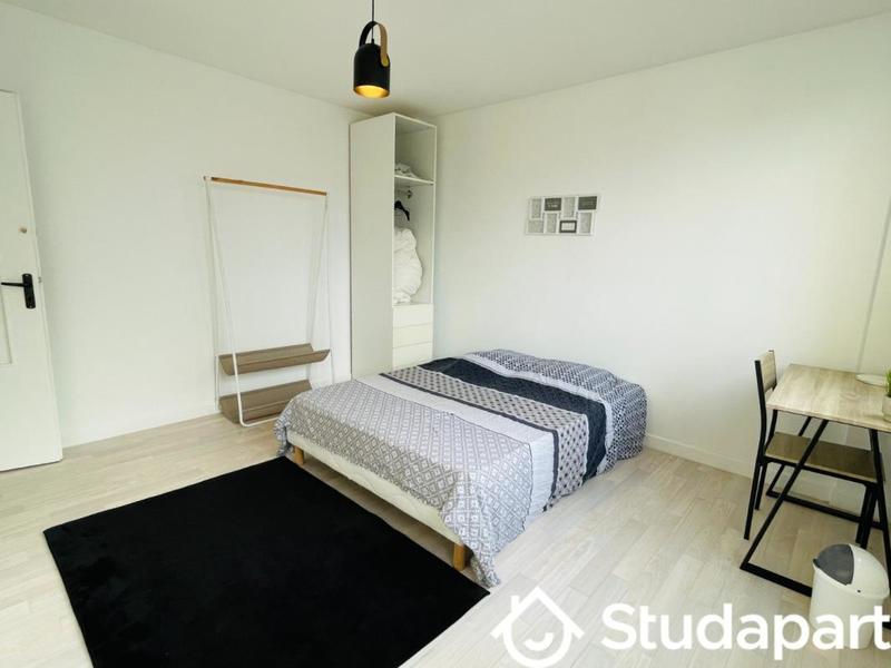 Chambre - 13 m² - 1 pièce