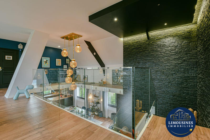 Villa - 322 m² - 11 pièces