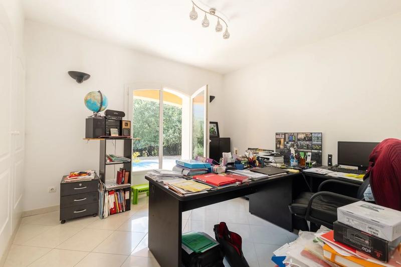 Maison - 390 m² - 7 pièces