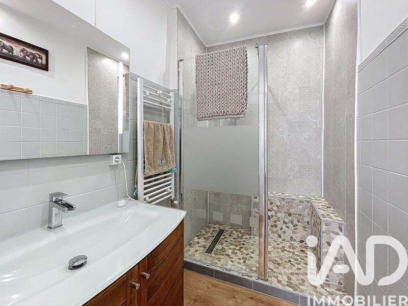 Maison - 298 m² - 9 pièces