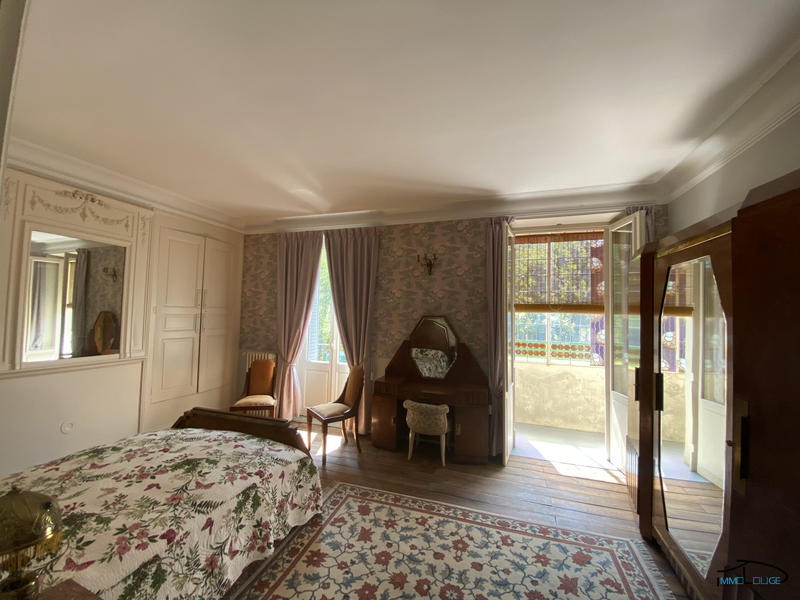 Maison - 180 m² - 10 pièces