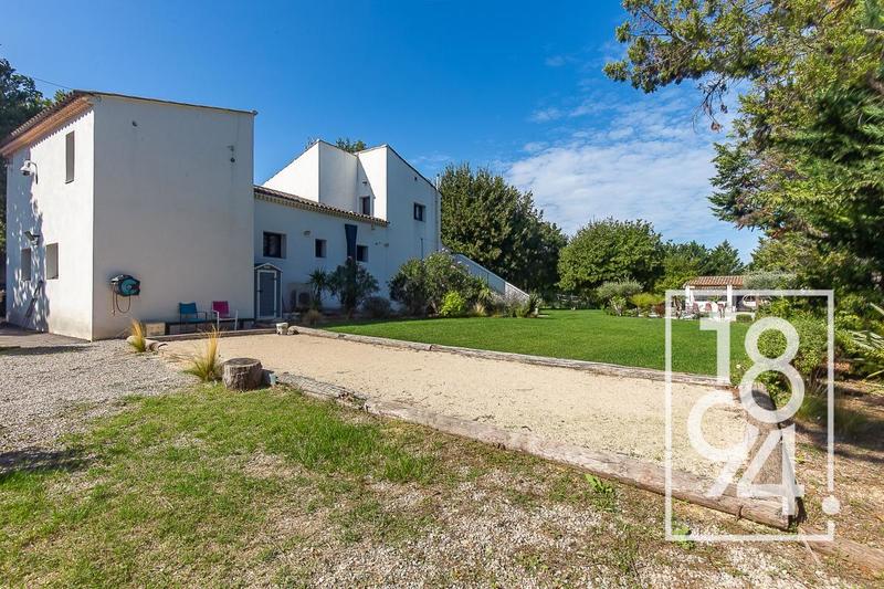 Villa - 230 m² - 6 pièces