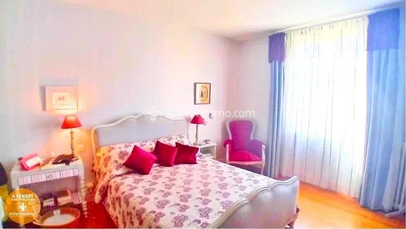 Maison - 202 m² - 7 pièces