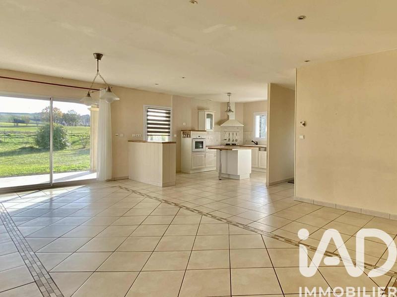 Maison - 159 m² - 7 pièces