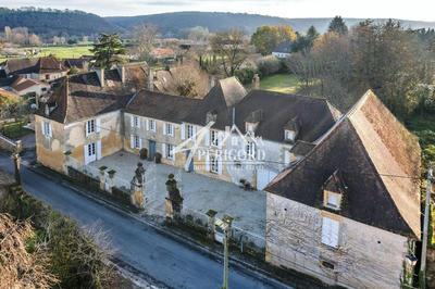 Maison - 435 m² - 11 pièces