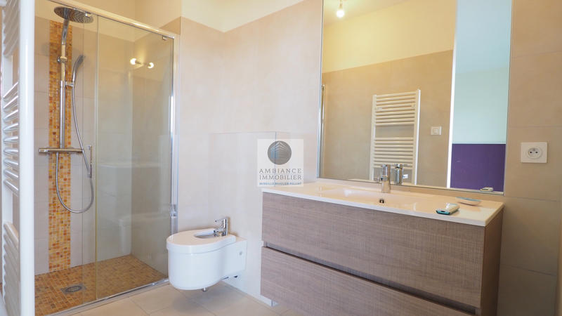 Appartement - 99 m² - 4 pièces