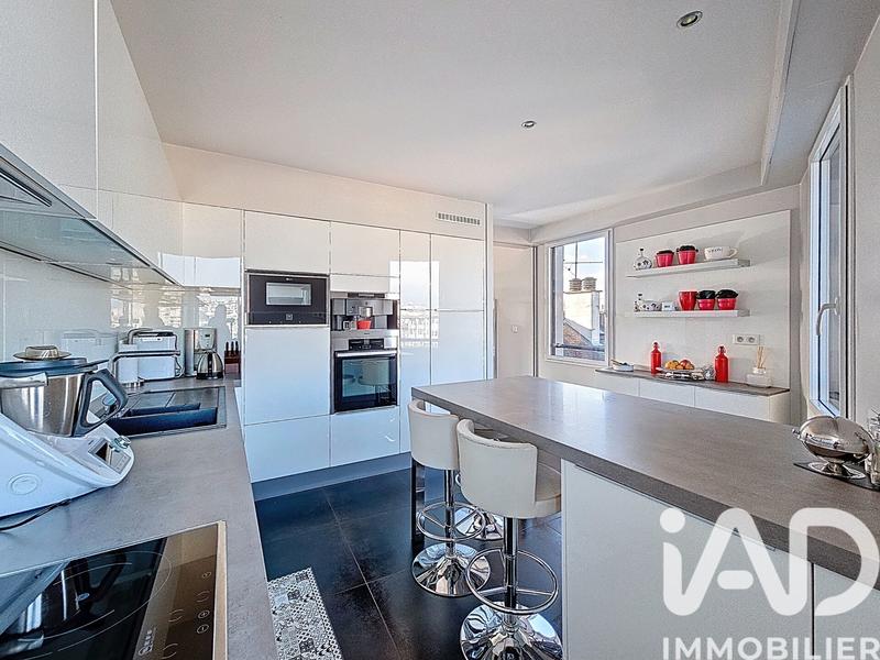 Duplex - 198 m² - 7 pièces