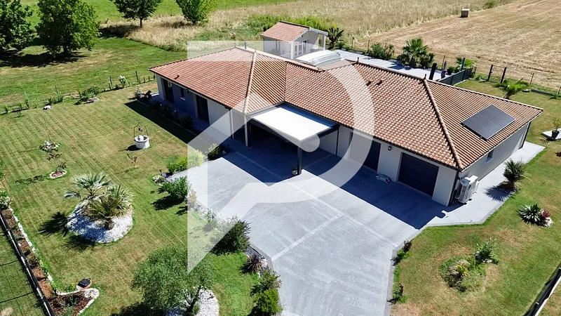 Maison - 190 m² - 6 pièces