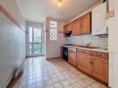 Appartement - 100 m² - 4 pièces