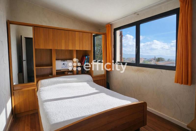 Maison - 74 m² - 5 pièces