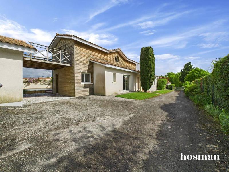 Maison - 180 m² - 7 pièces