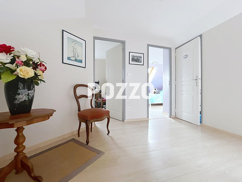 Maison - 176 m² - 10 pièces