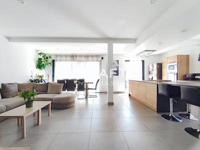 Maison - 151 m² - 6 pièces