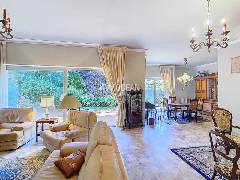 Villa - 273 m² - 9 pièces