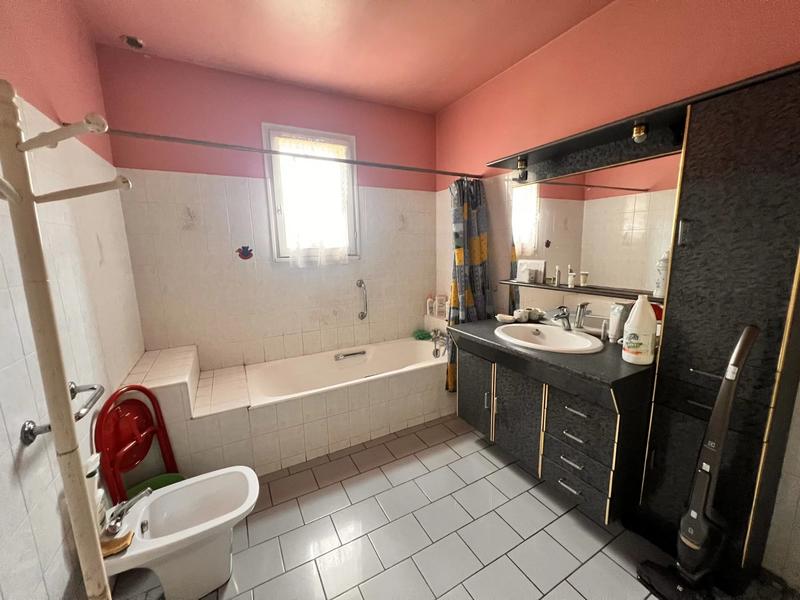 Maison - 92 m² - 5 pièces