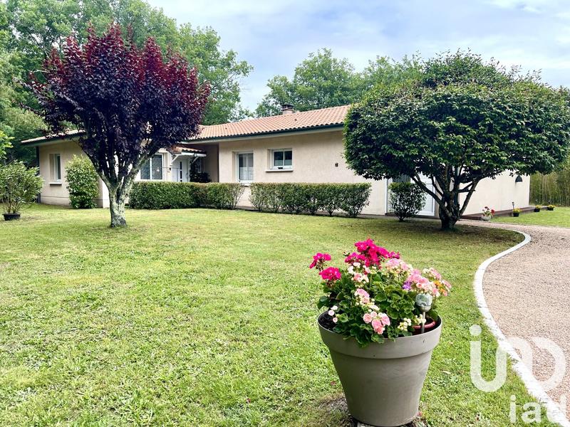 Maison - 202 m² - 7 pièces