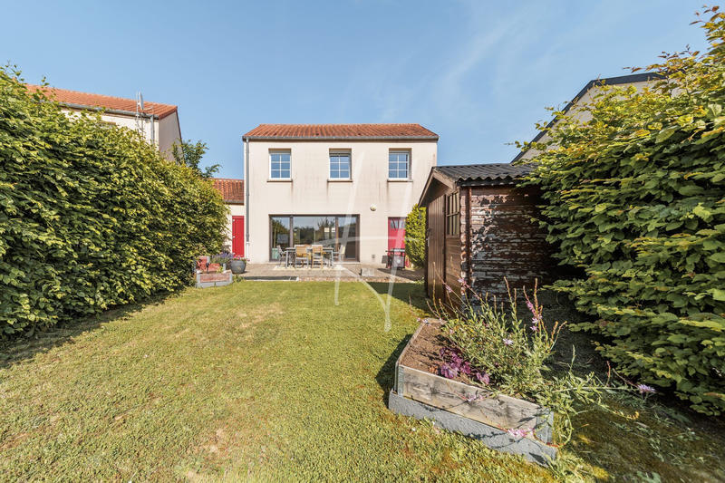 Maison - 96 m² - 5 pièces