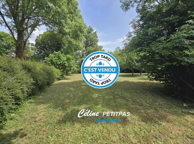 Terrain constructible - 1 230 m²