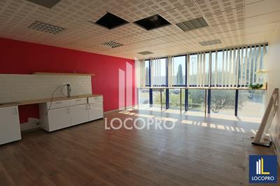 Local d'activité / Entrepôt - 2 390 m²
