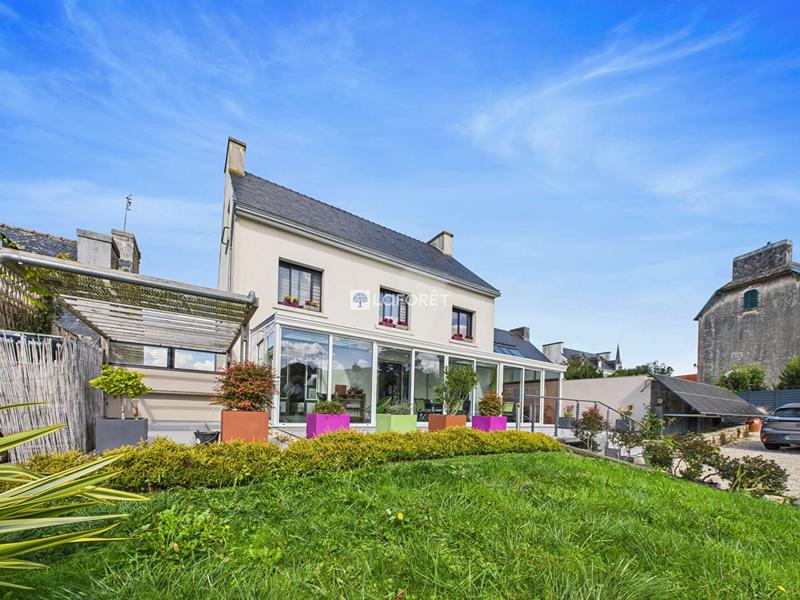 Maison - 224 m² - 6 pièces