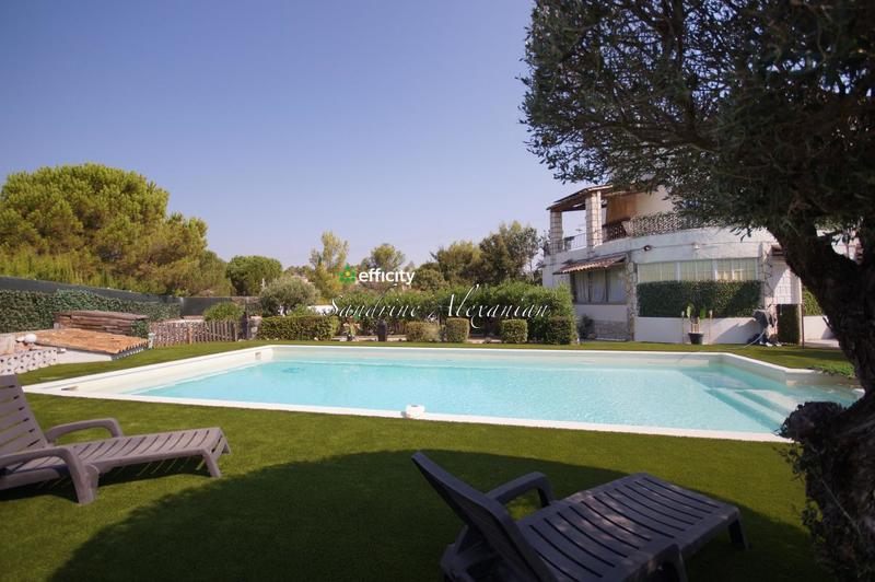 Maison - 280 m² - 7 pièces