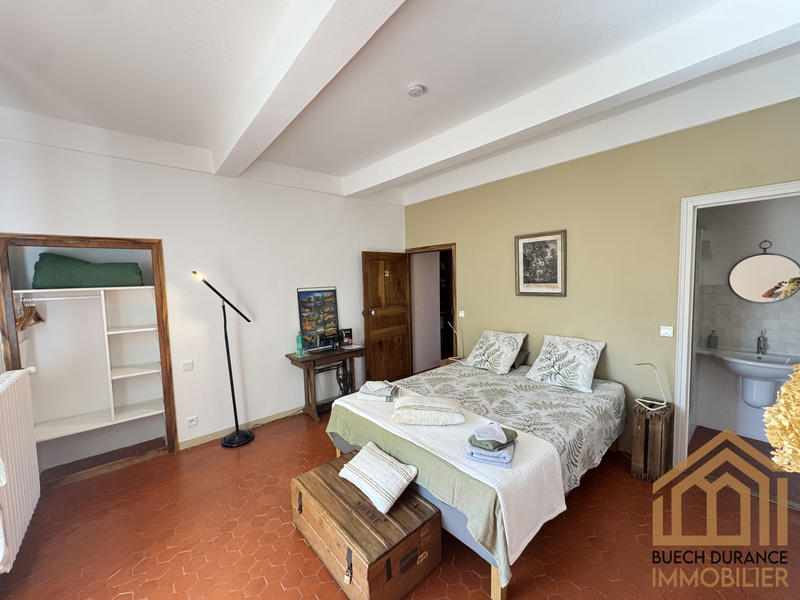 Maison - 245 m² - 12 pièces