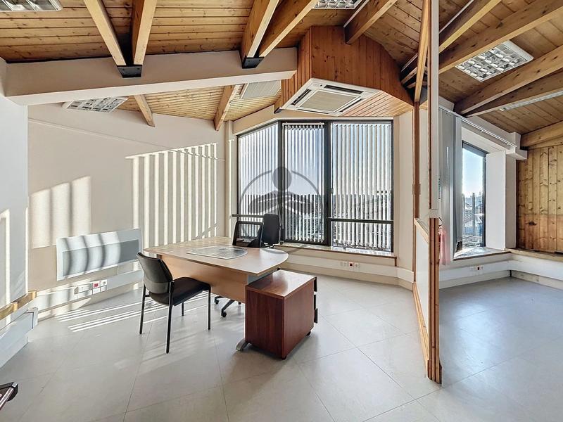 Bureau - 91 m² - 3 pièces