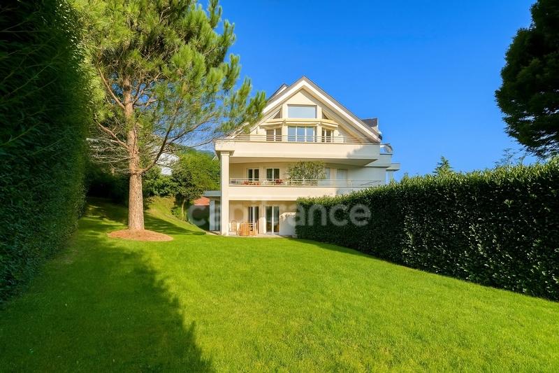 Appartement - 106 m² - 4 pièces