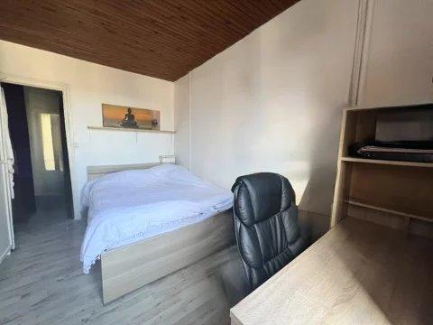 Maison - 83 m² - 6 pièces