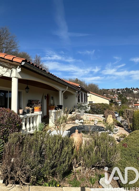 Maison - 211 m² - 7 pièces