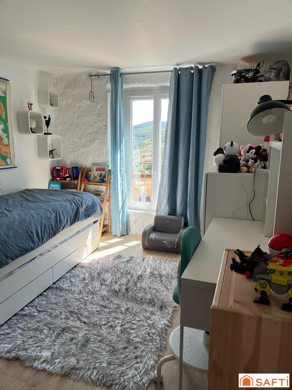 Maison - 180 m² - 6 pièces