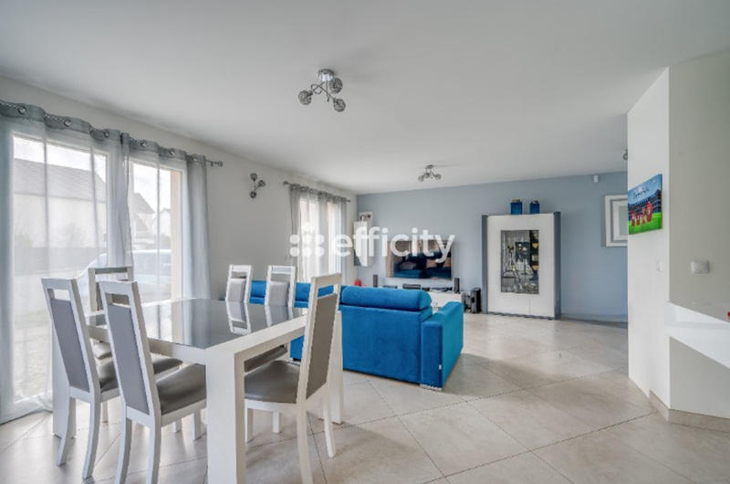 Maison - 110 m² - 4 pièces