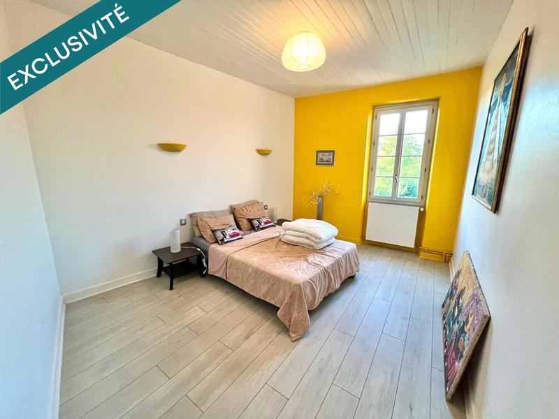 Maison - 208 m² - 9 pièces