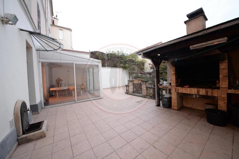 Hôtel particulier - 198 m² - 9 pièces