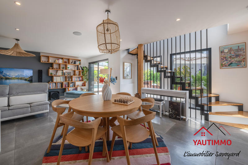 Maison - 190 m² - 6 pièces