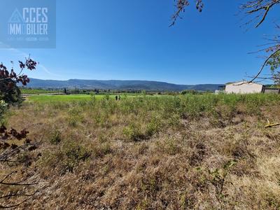 Terrain constructible - 1 354 m²