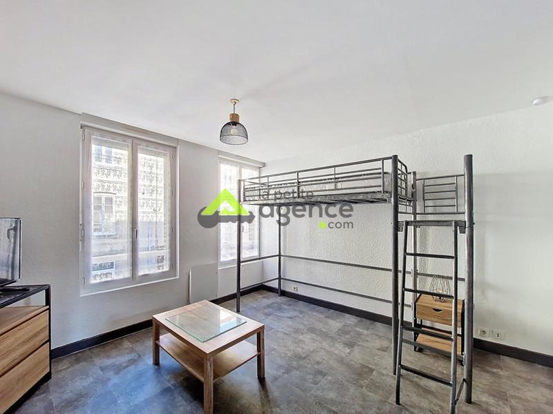 Studio - 24 m² - 1 pièce