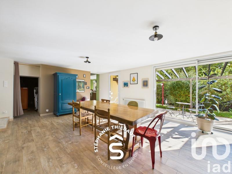 Maison - 212 m² - 8 pièces