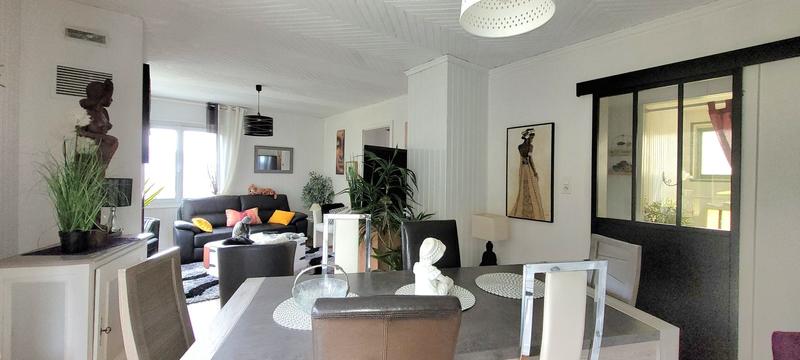 Maison - 104 m² - 5 pièces