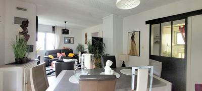 Maison - 104 m² - 5 pièces