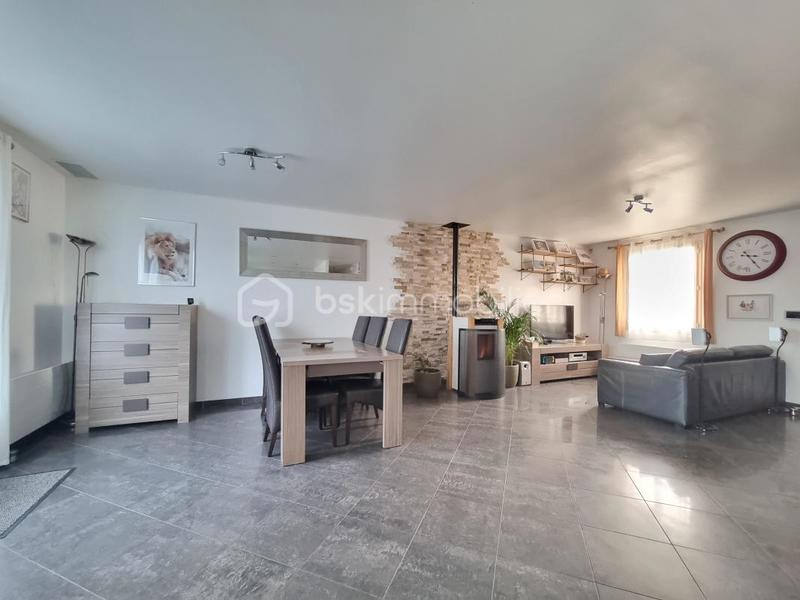 Maison traditionnelle - 98 m² - 4 pièces