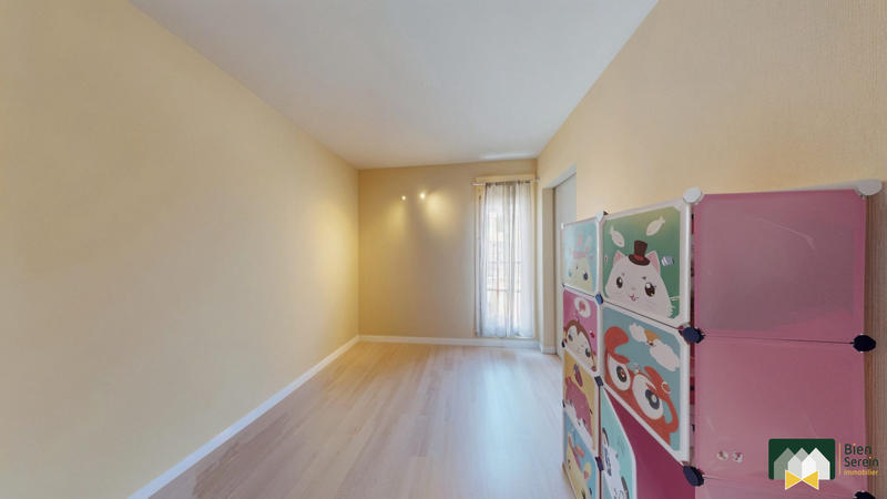 Appartement - 92 m² - 5 pièces