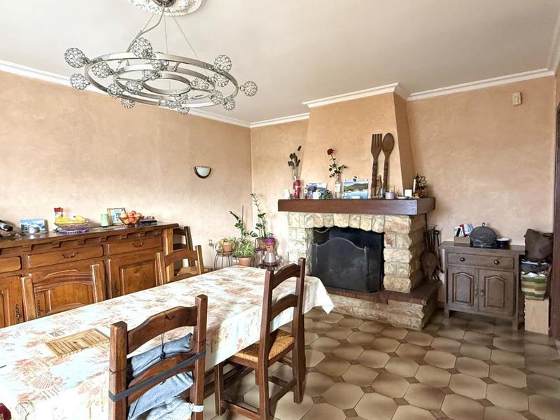 Maison - 210 m² - 7 pièces