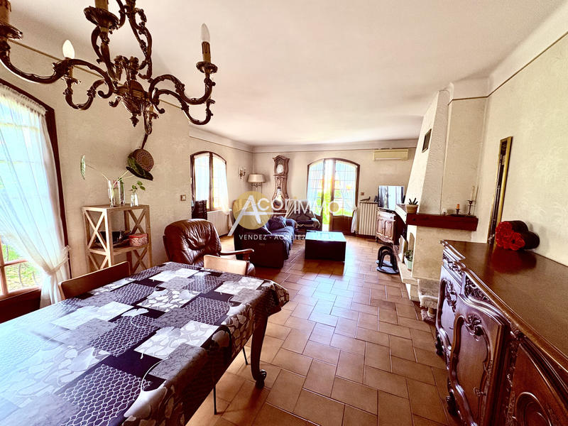 Maison - 200 m² - 6 pièces