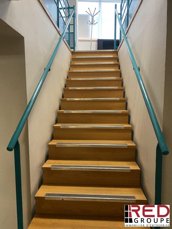 Local commercial - 323 m²